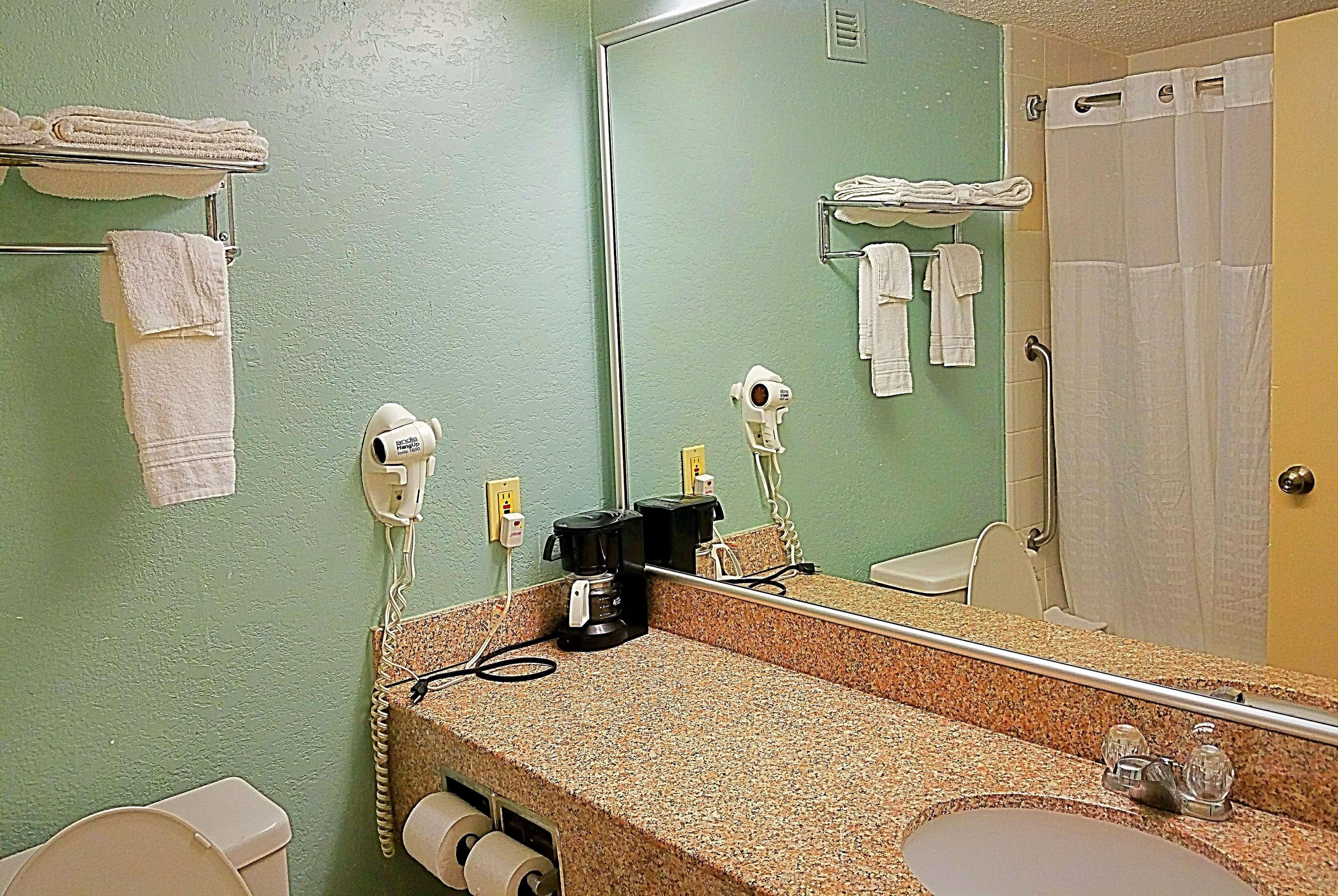Red Roof Inn Richmond, Va - W Broad St Henrico Dış mekan fotoğraf