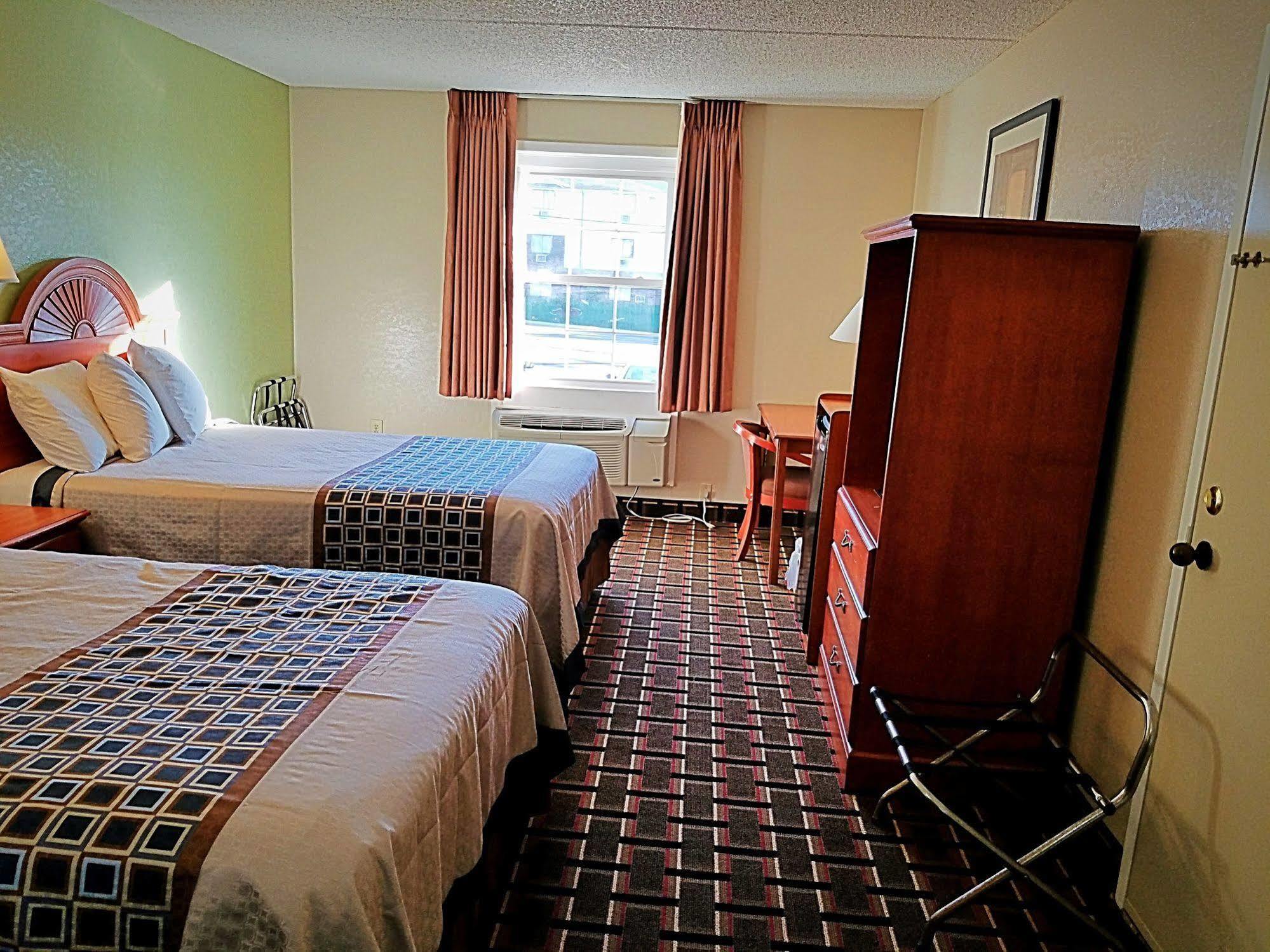 Red Roof Inn Richmond, Va - W Broad St Henrico Dış mekan fotoğraf