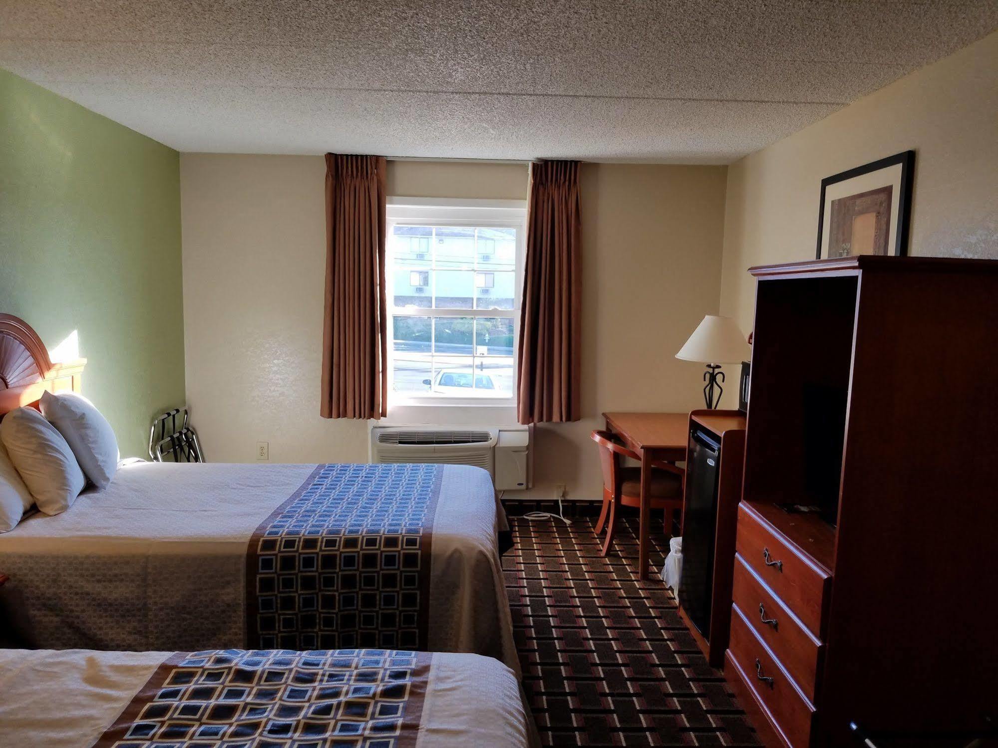 Red Roof Inn Richmond, Va - W Broad St Henrico Dış mekan fotoğraf