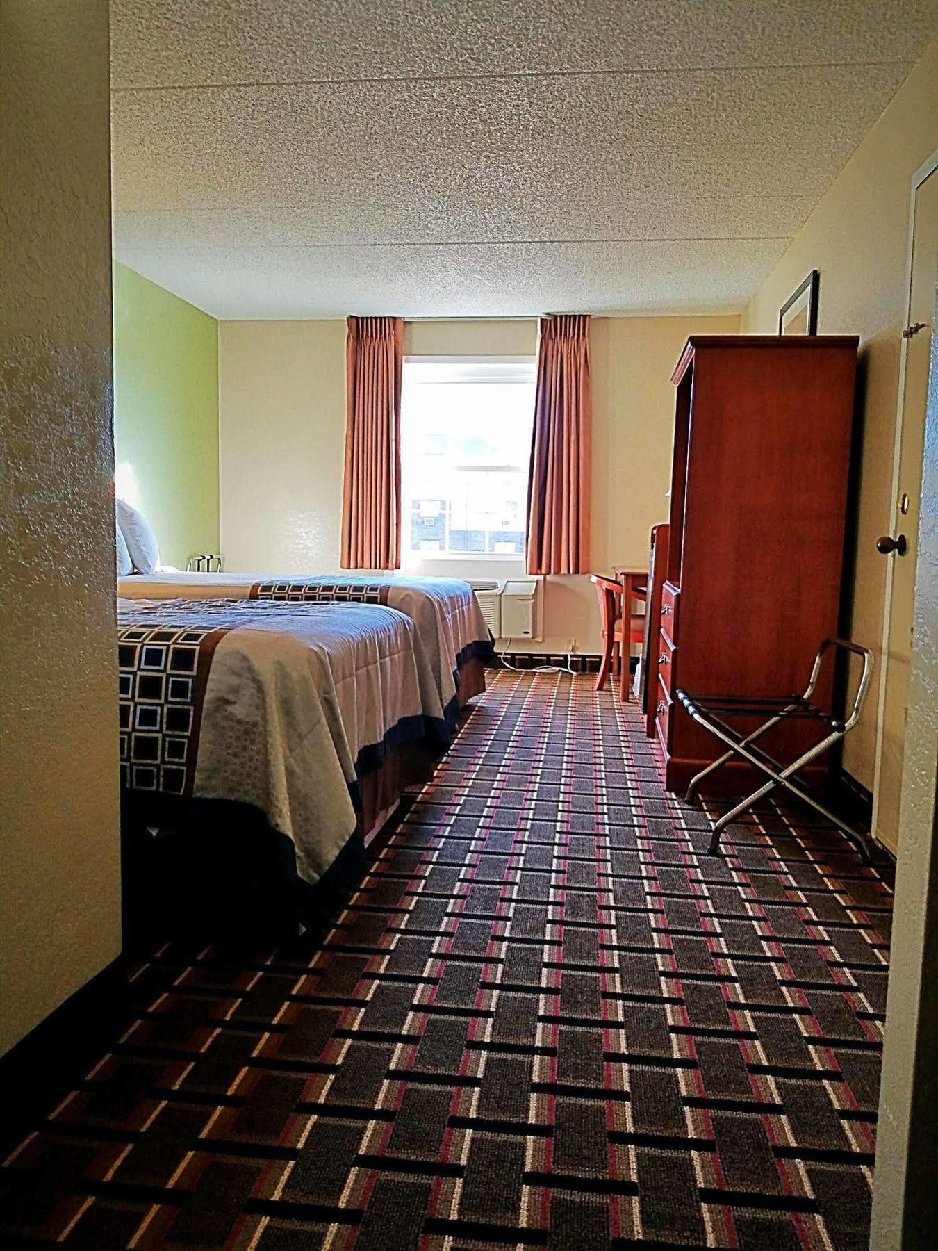 Red Roof Inn Richmond, Va - W Broad St Henrico Dış mekan fotoğraf