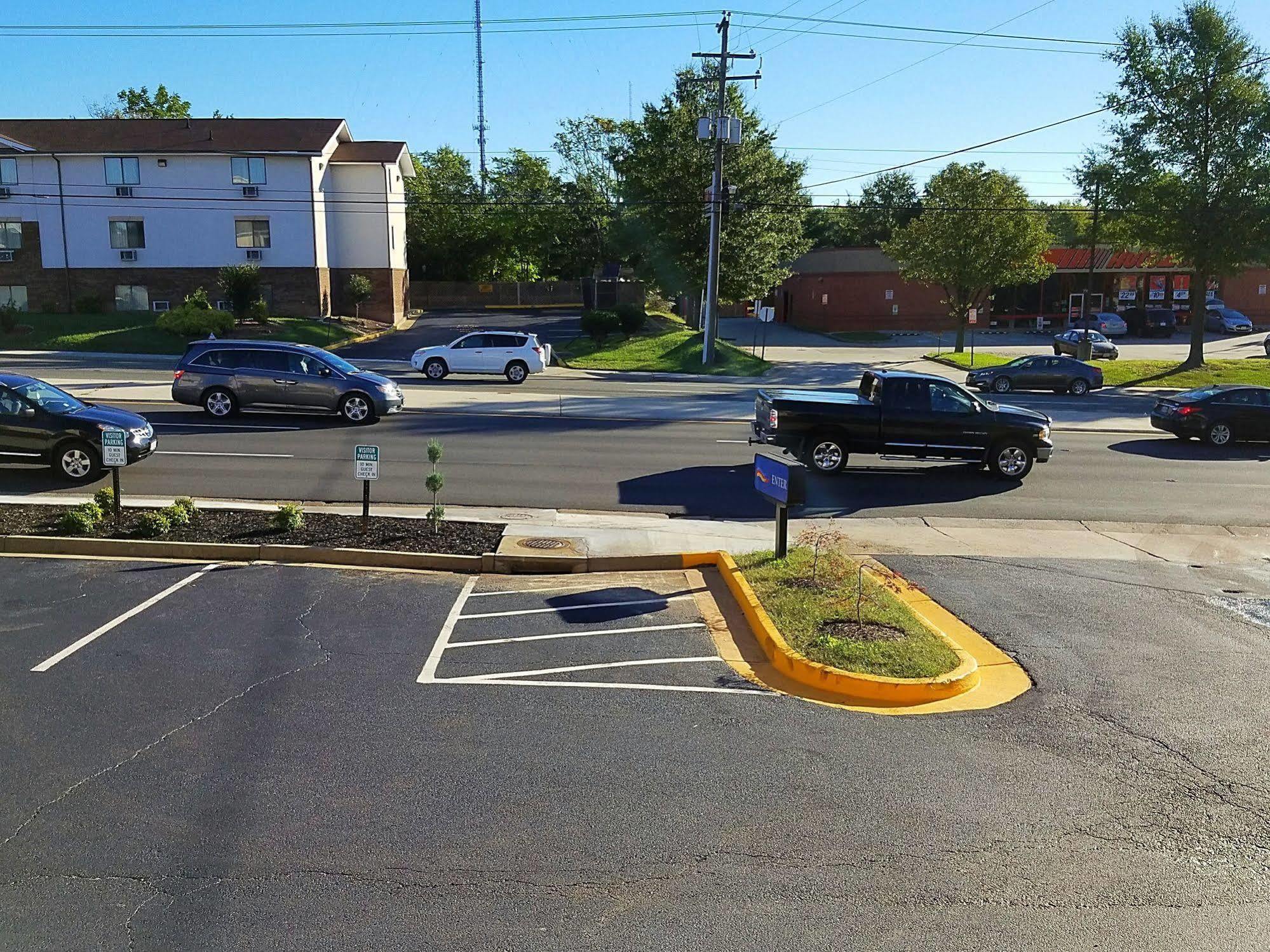 Red Roof Inn Richmond, Va - W Broad St Henrico Dış mekan fotoğraf