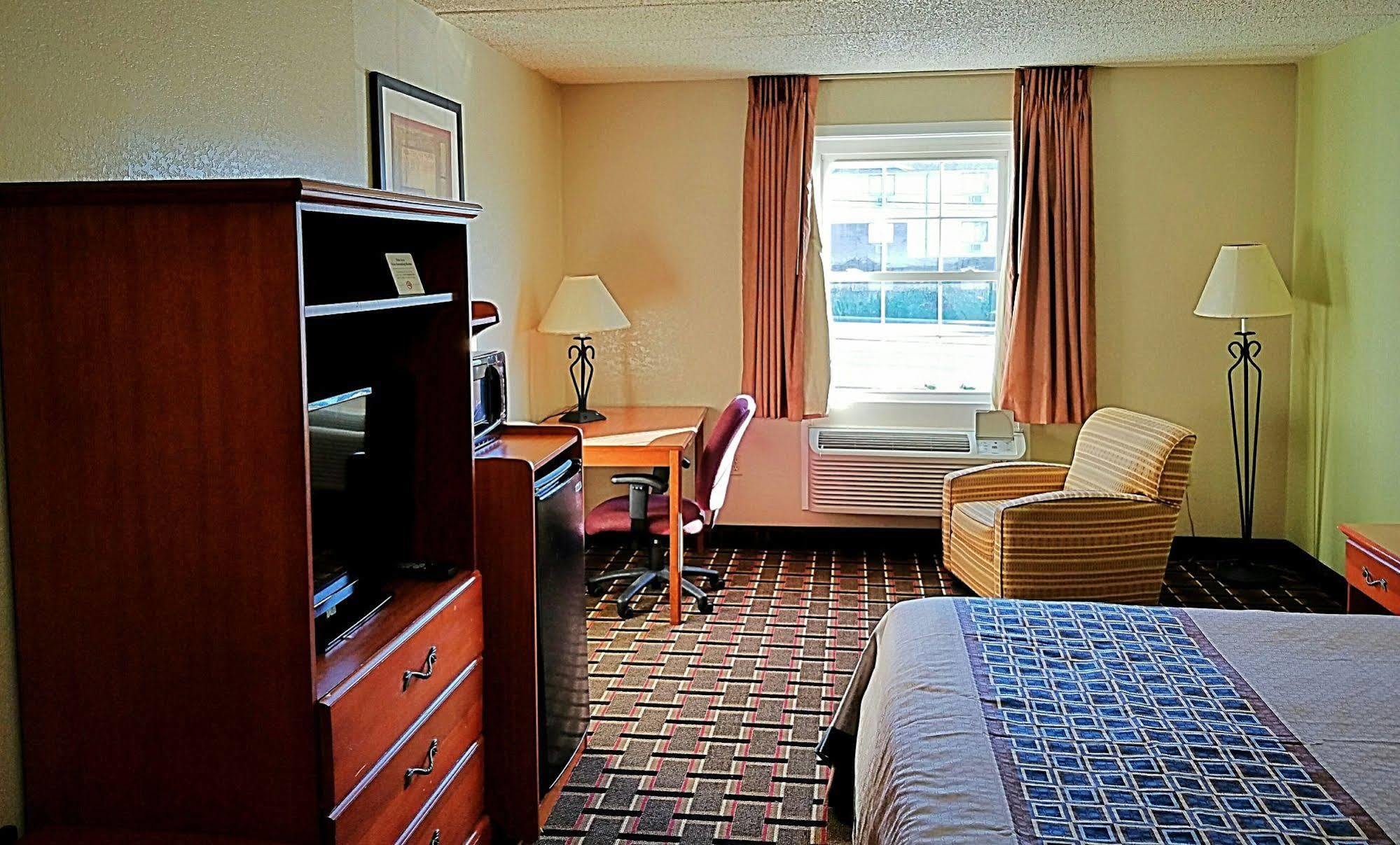 Red Roof Inn Richmond, Va - W Broad St Henrico Dış mekan fotoğraf